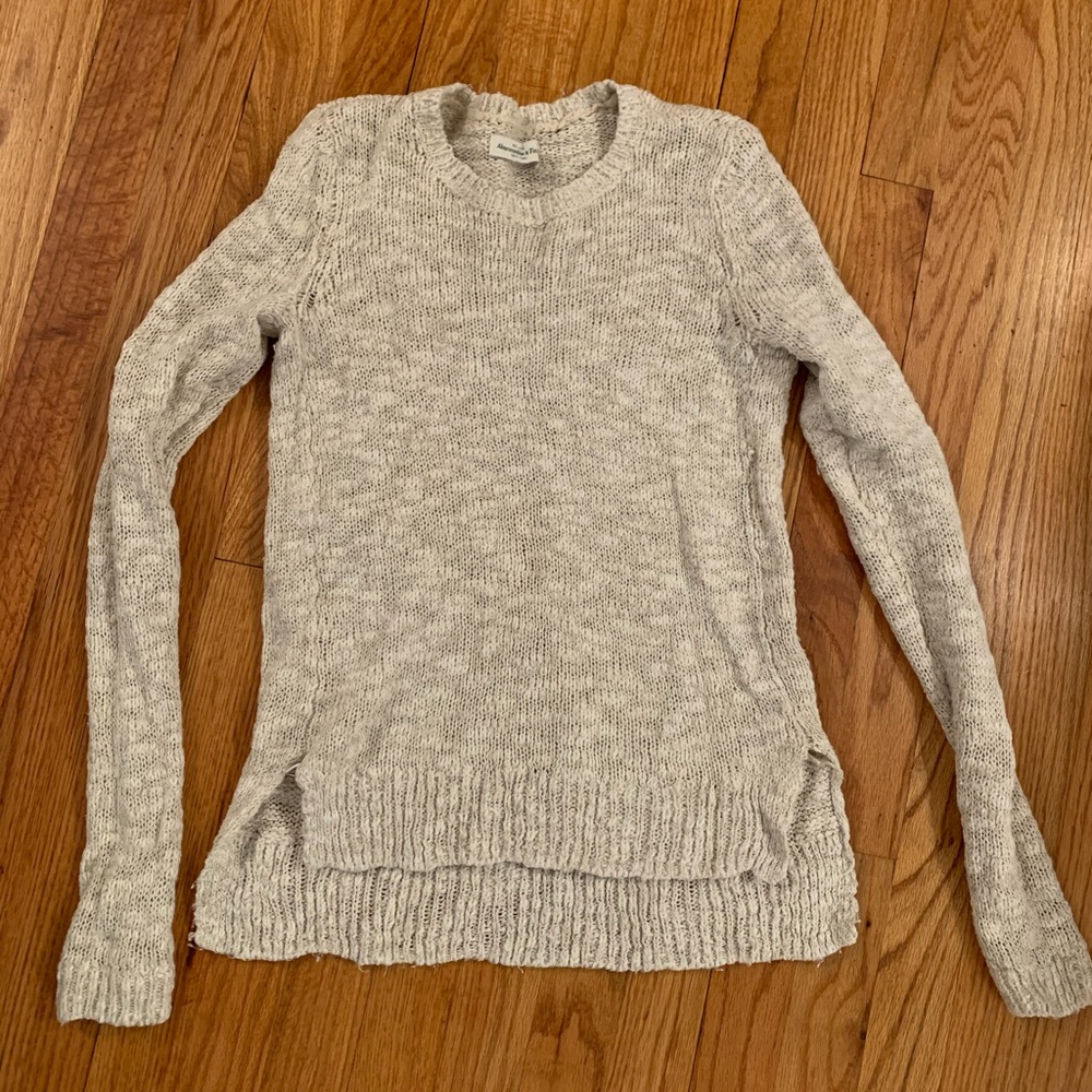 Great grey sweater from Abercrombie & Fitch!